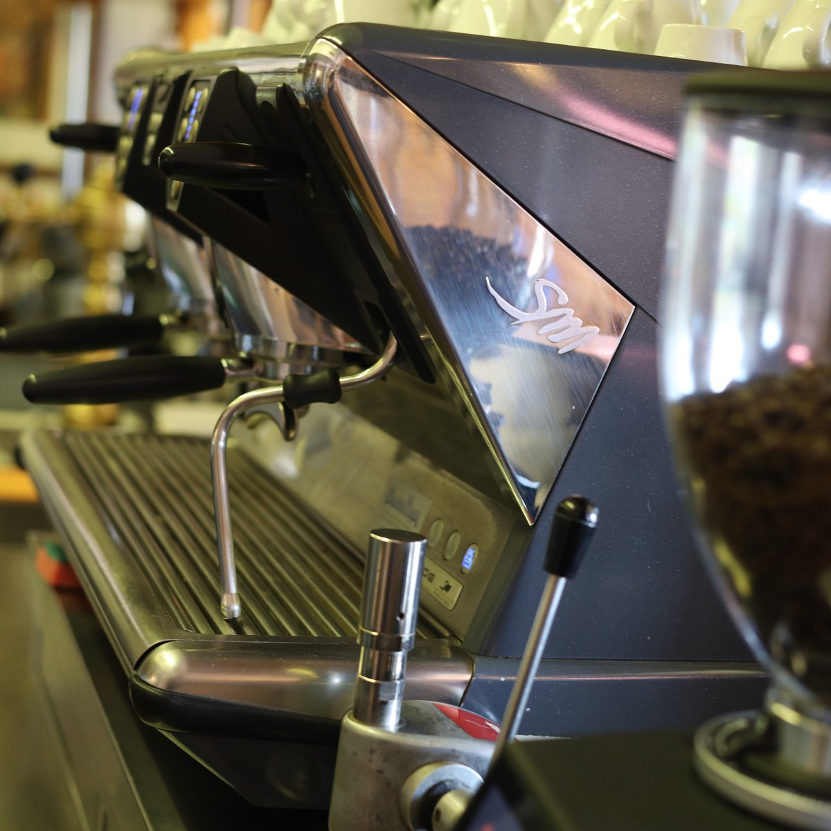 Kaffeemaschine und Kaffeehaus-Atmosphäre in der wüdn Goaß