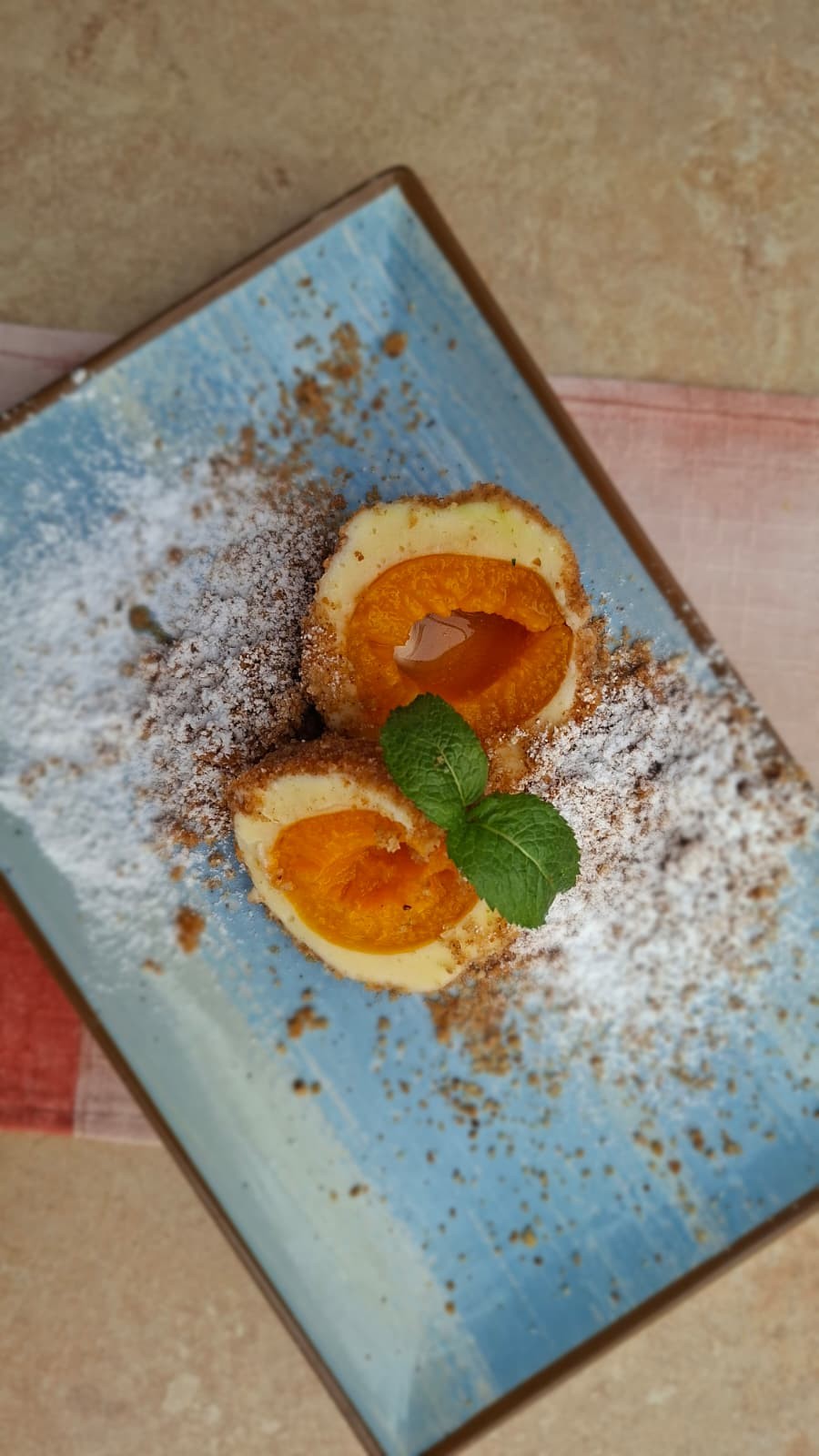 Marillenknödel als süße Nachspeise